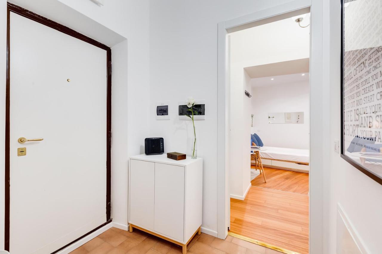 Lovely And Modern Nest Near The Colosseum Rzym Zewnętrze zdjęcie
